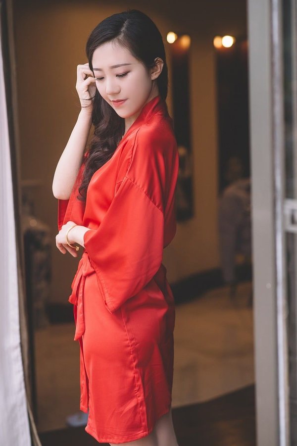 Mode : quel choix entre peignoir et robe de chambre ?