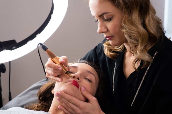 Intégrer des éléments personnels dans des motifs de tatouage classiques