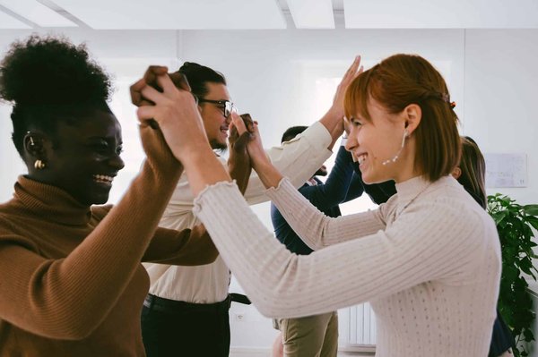 Comment créer des sweats personnalisés pour votre entreprise, association ou évènement ?