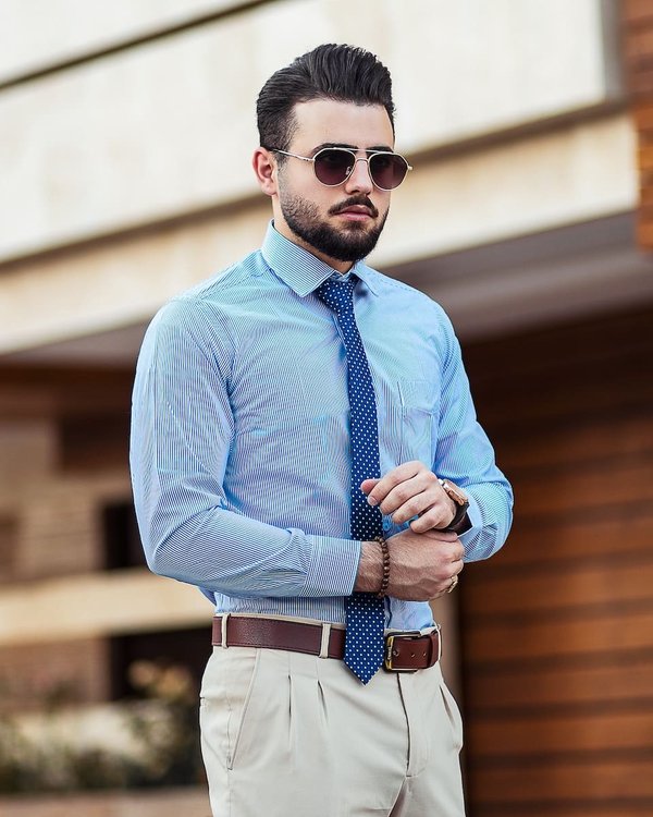 Quel pantalon mettre avec une chemise ?